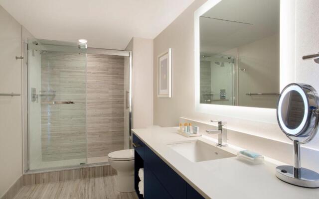 Fenwick Shores, Tapestry Collection by Hilton