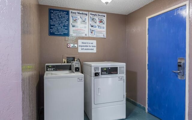 Motel 6