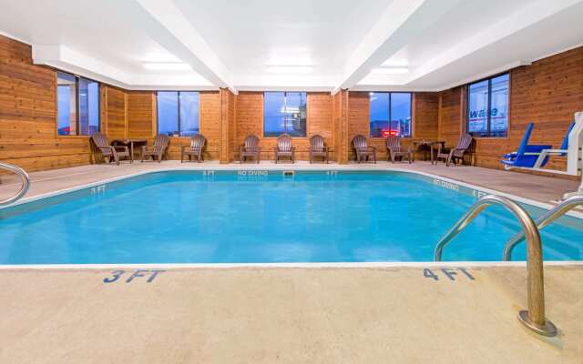 Super 8 by Wyndham Shepherdsville / Louisville South I65