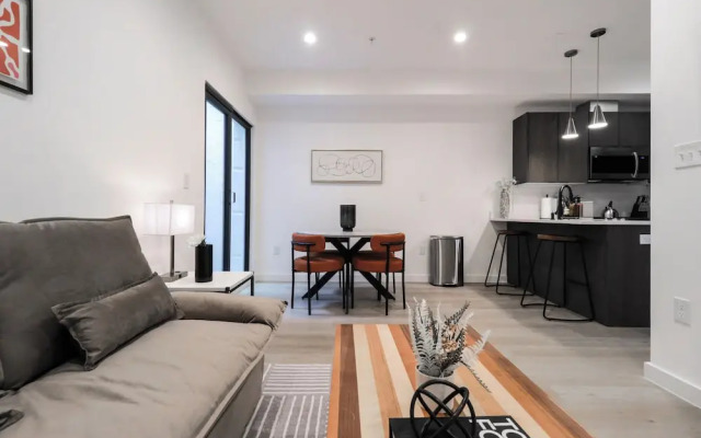 Unit 1 Stylish Studio