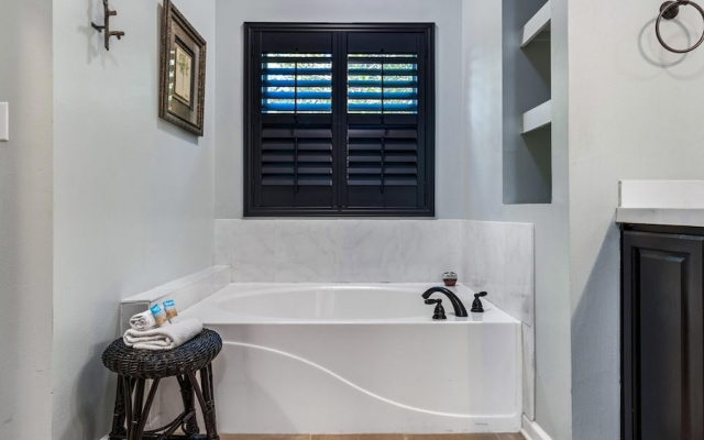 Southern Charm by Southern Vacation Rentals