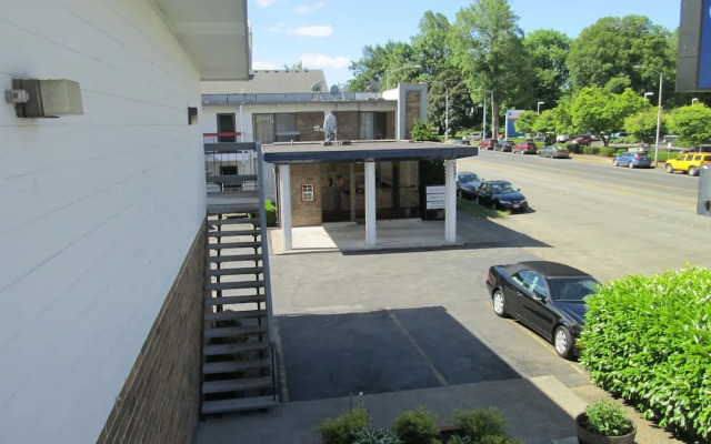 OYO Travelers Inn