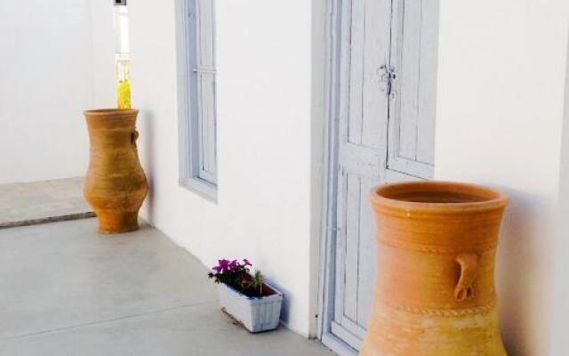 Thomas Villas on the beach Katapola