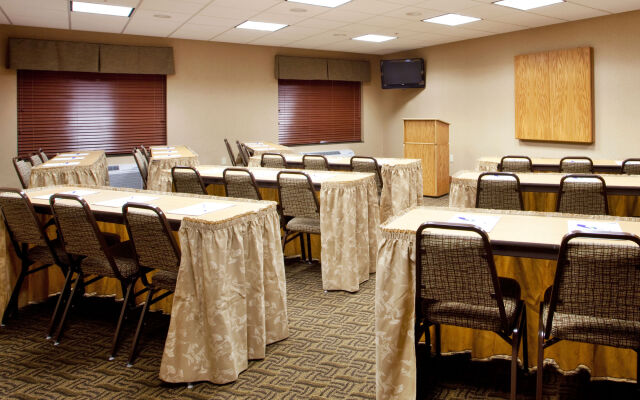 Holiday Inn Express Hotel & Suites Lewisburg by IHG