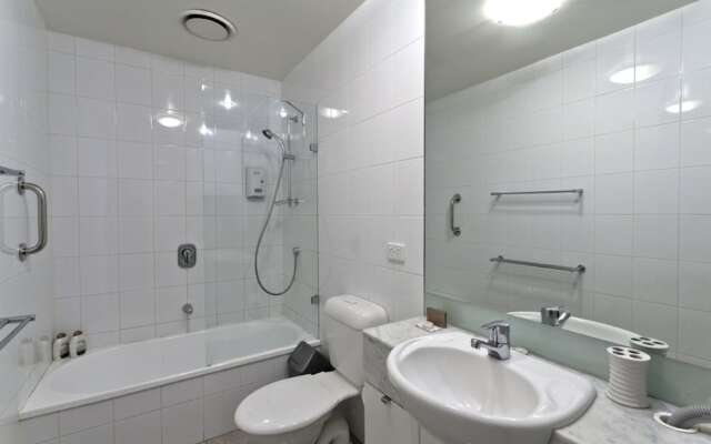 Bayviews Apartment