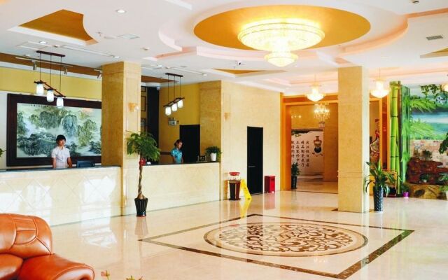 Binjiang Holiday Hotel