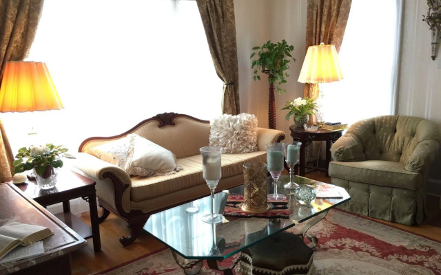 Barrington Manor