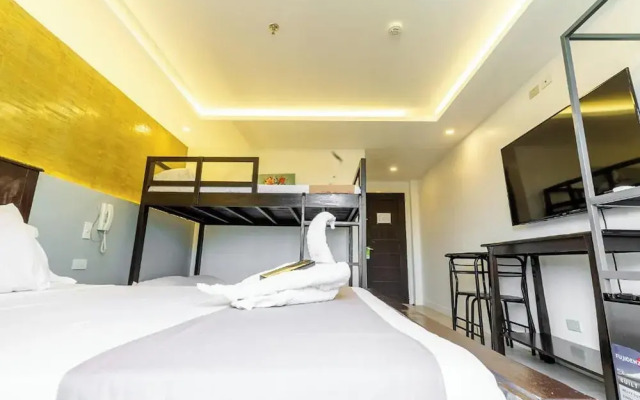Spotlight Hotel near Hundred Islands wharf