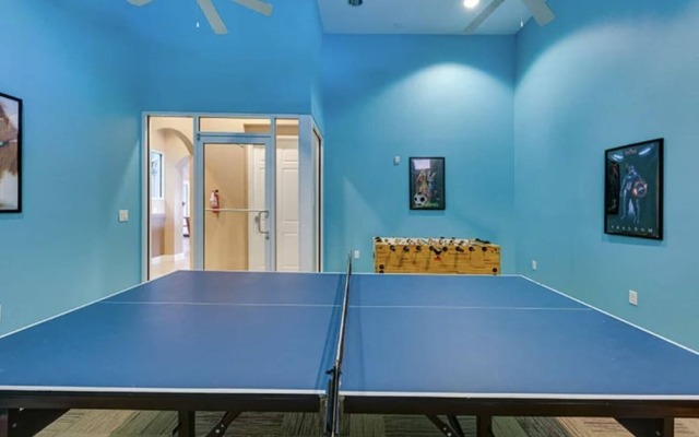 Roomy Town Home, Mickey-themed Bedroom! #4bv550