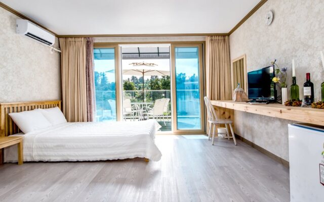 Margarret Pension and Antique Cafe