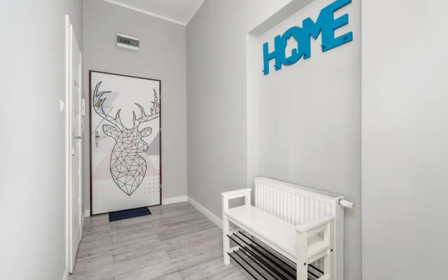 Scandi Małe Garbary Apartment by Renters