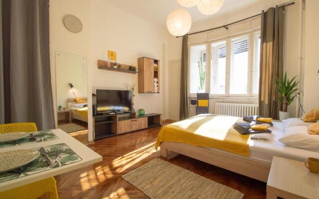 Pavla Papa Studio - Bright & central