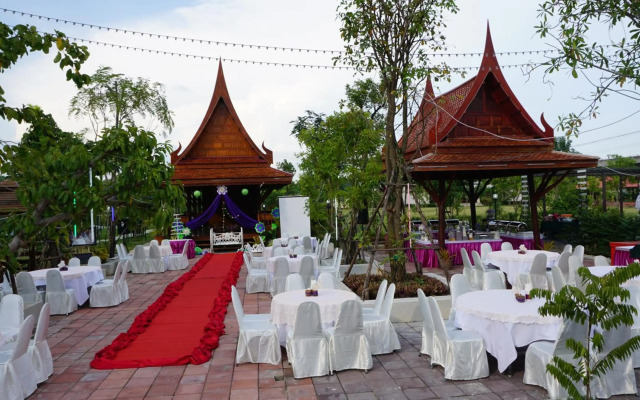 RedDoorz Sripiamsuk Resort Bangkok