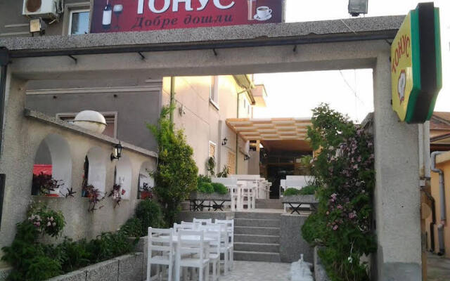 Tonus Guest House