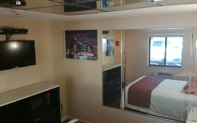 Relax Inn North Babylon