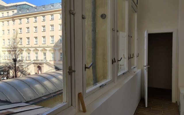 Prague Centre Apartment With Balcony