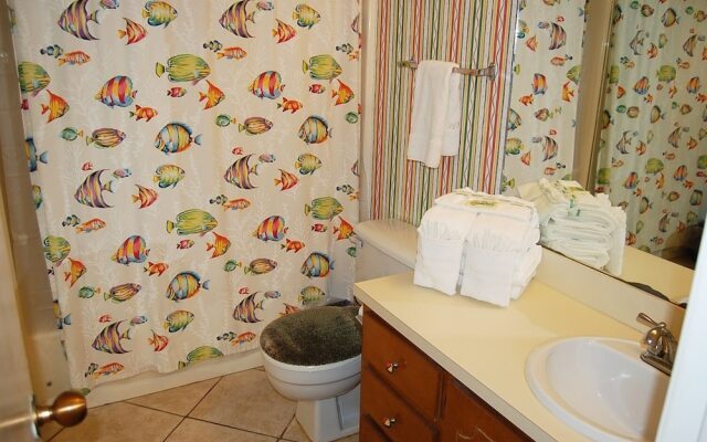 Island Winds East 409 condo