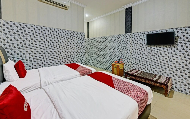 Spot On 91376 Hotel Bintang Flores