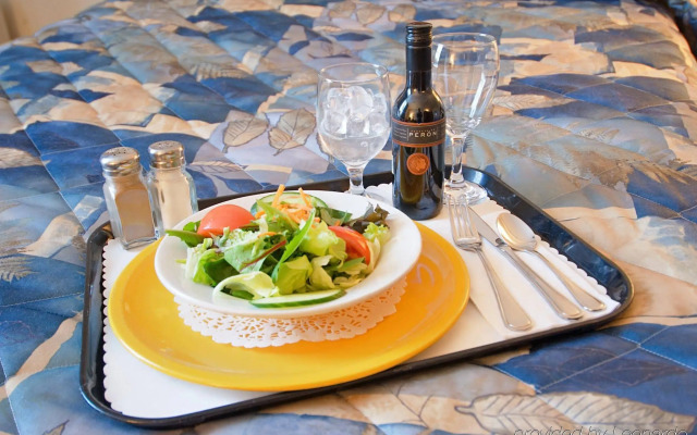 Quality Hotel & Suites Montreal East