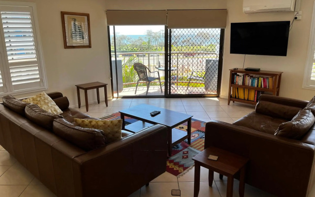 Kalua Holiday Apartments