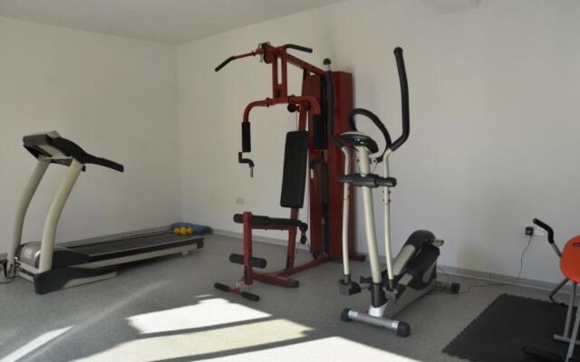 Studio with shower room E5, full kitchen, poolside, FREE WIFI