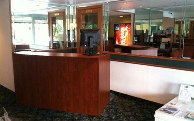 Hollywood Beach Golf Resort