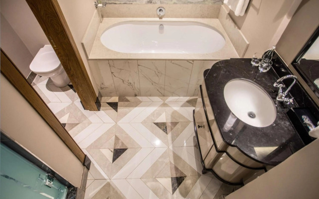 Suncoast Hotel & Towers