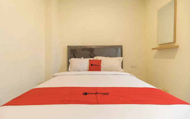 RedDoorz near Griya Agung 2 Palembang - Hotel in Palembang - Photo 5