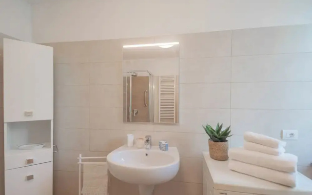 La Quiete With Private Garden by Rent all Como