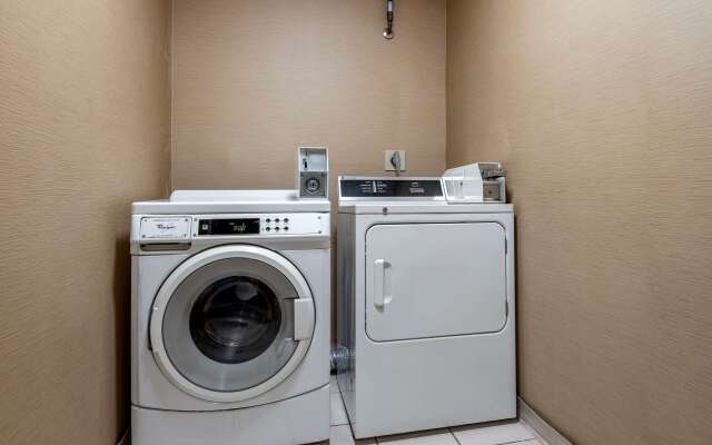 Comfort Inn & Suites Napoleon