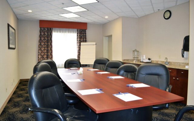 Holiday Inn Express Hotel & Suites Hinton by IHG