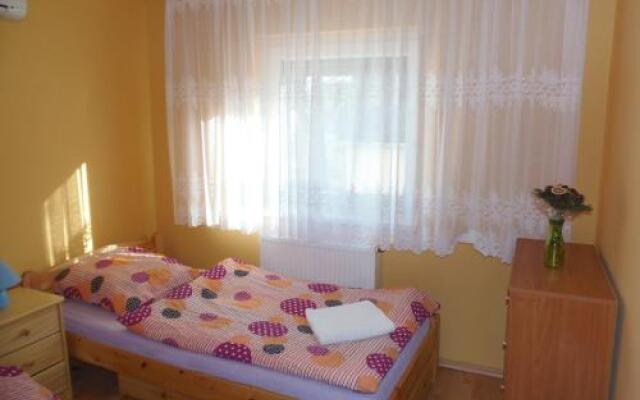 Rose Apartment