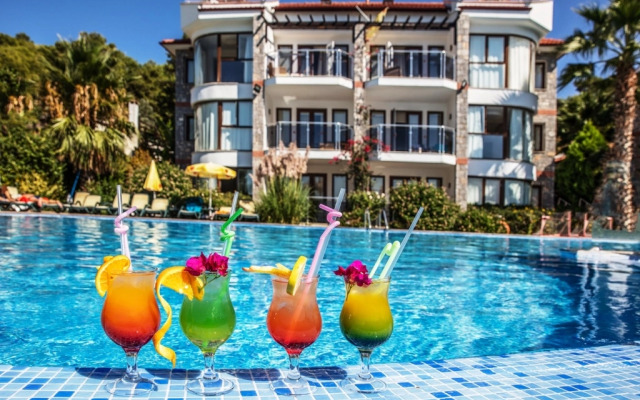Tropical  Deluxe Suites