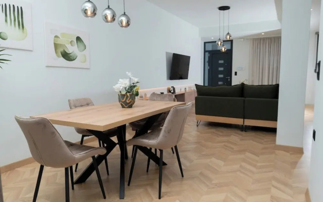 B G Urban Spa by Cretanhouses