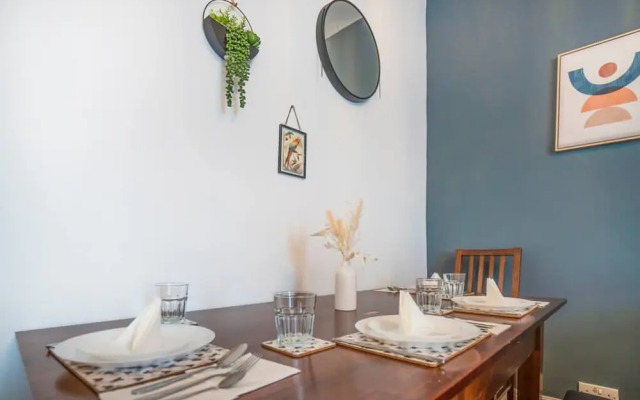 Spacious 3 Bed Flat-free Parking