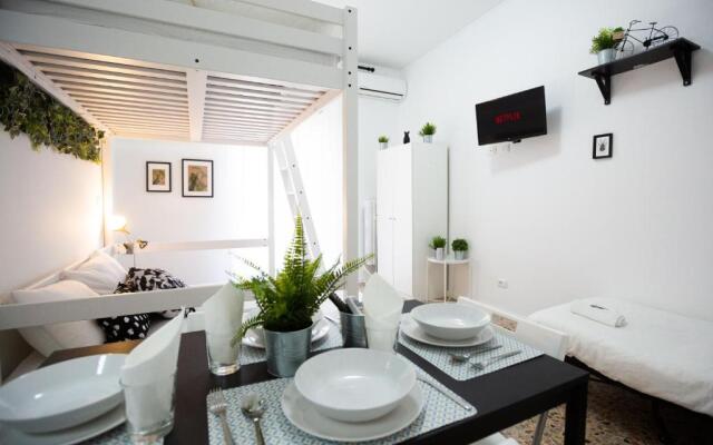 Home Hotel -  Anacreonte 7