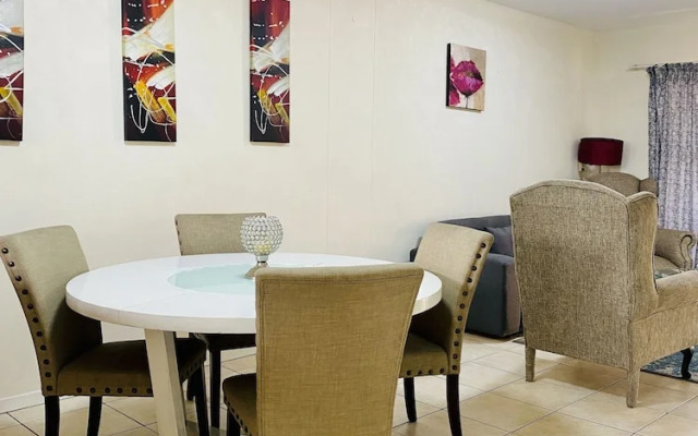 77 Grayston Apartment