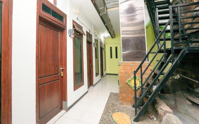 OYO 1639 Penginapan Anggrek Syariah 1