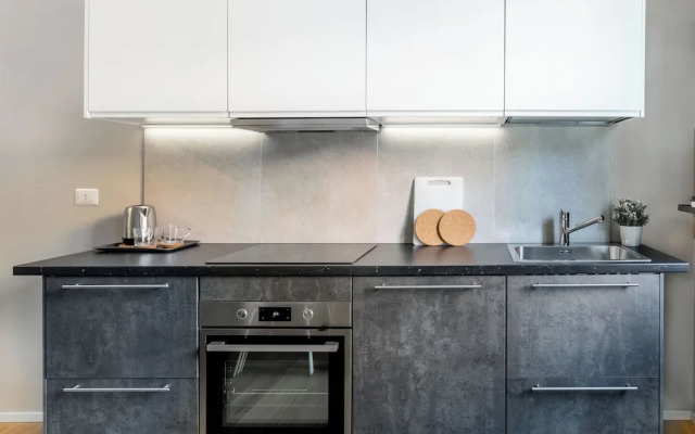 Charming flat with desk