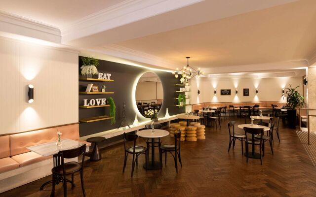 Novotel Sydney International Airport Hotel