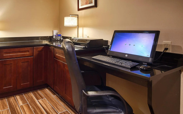 Wingate by Wyndham Harrisburg Near Hershey