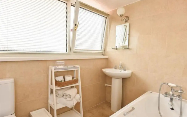 Hollies Guest House