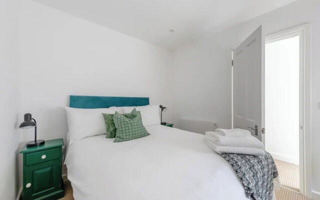 Beautifully Refurbished 2BD Flat- Clapham