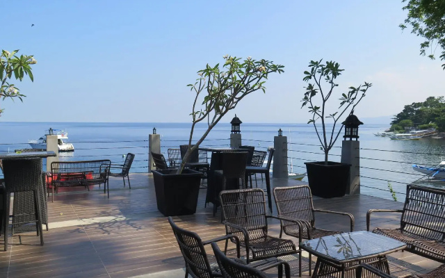 Aiyanar Beach And Dive Resort