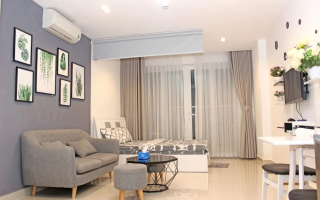 Le Hieu Apartment at Sky Center