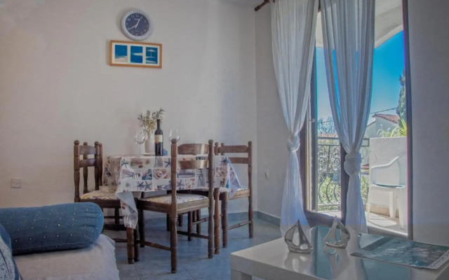 Three-Bedroom Apartment Jadranovo with an Outdoor Swimming Pool 08