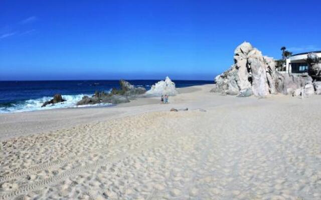 Cabo Pedegal Special sleeps 2 or 3 or 4 for $75 total and tax included and free breakfast