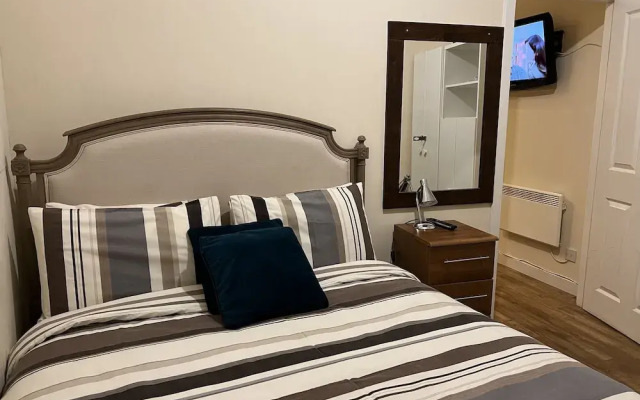 Charming 2-bedrooms City Centre Apartment-no Party
