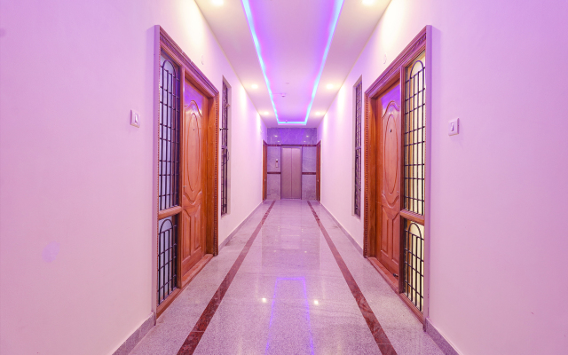 Fabhotel E City Inn