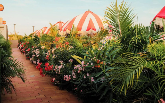 Privada Stays - Private Pools & Colorful-Chic Boutique Hotel